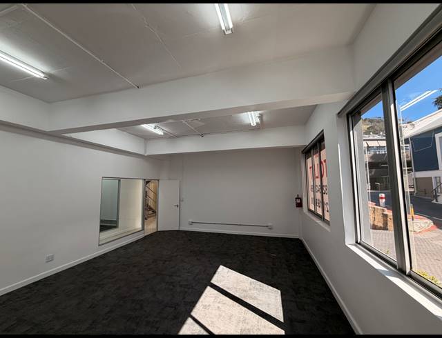 438M² OFFICE TO LET IN GREEN POINT